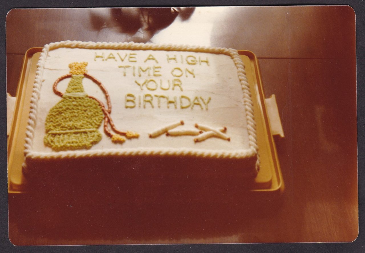 Let Them Eat Cake: 28 Sweet Birthday Cake Snapshots - Flashbak