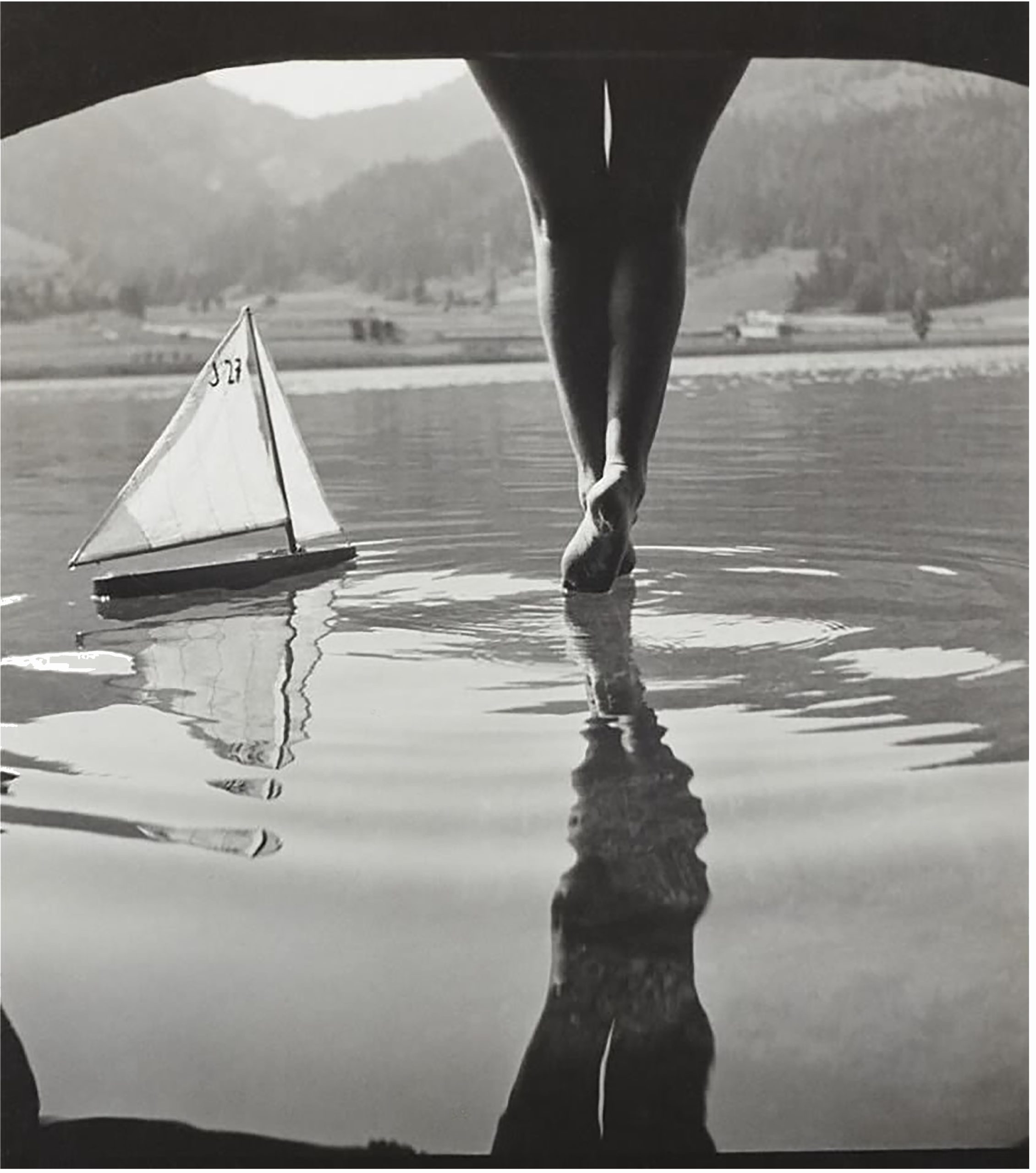 Rudolf Koppitz - Legs on a Lake