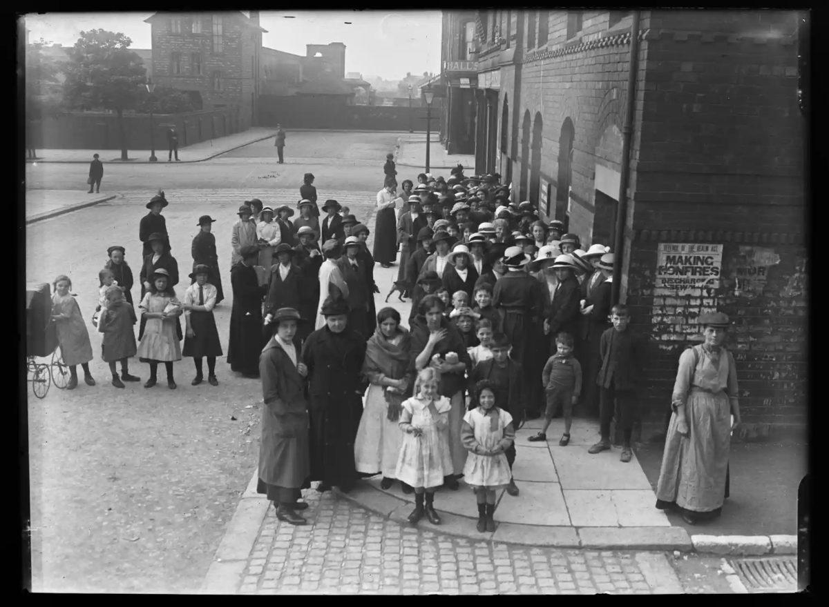Women enrol at the labour exchange on Nelson St in Barrow-in-Furness during the first world war