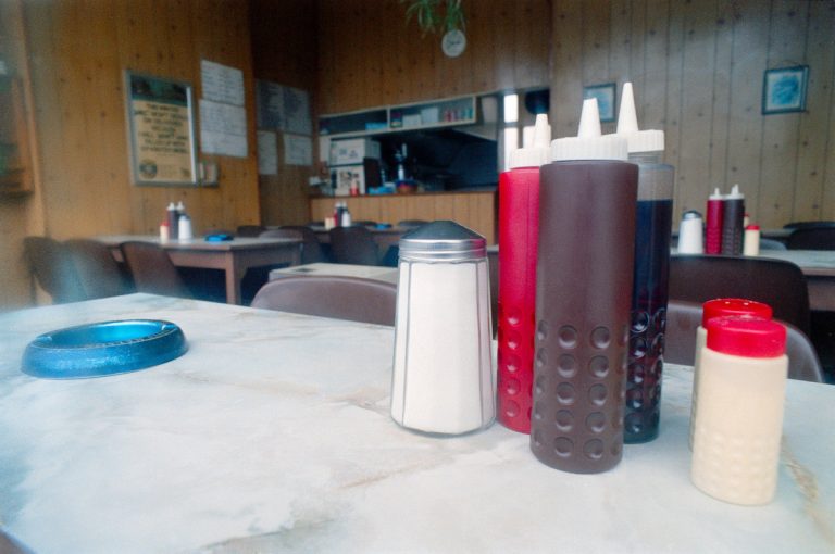 A Look Inside London Cafes and Greasy Spoons In the Early 1990s - Flashbak