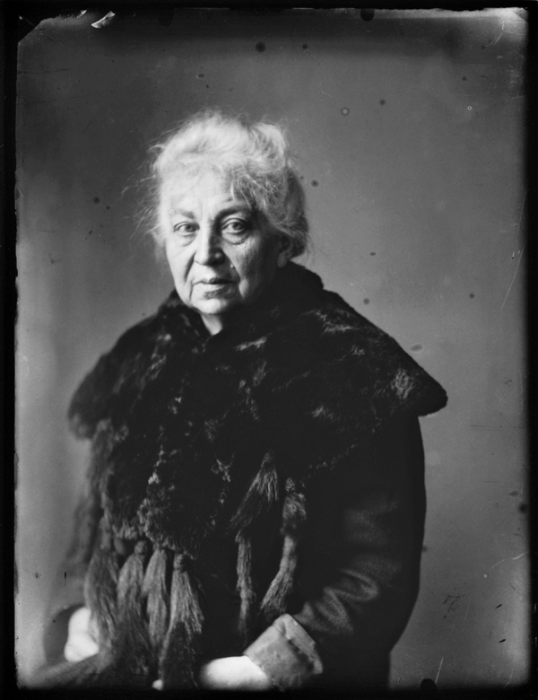 August Sander, Persecuted [Mrs. Franken], ca. 1938