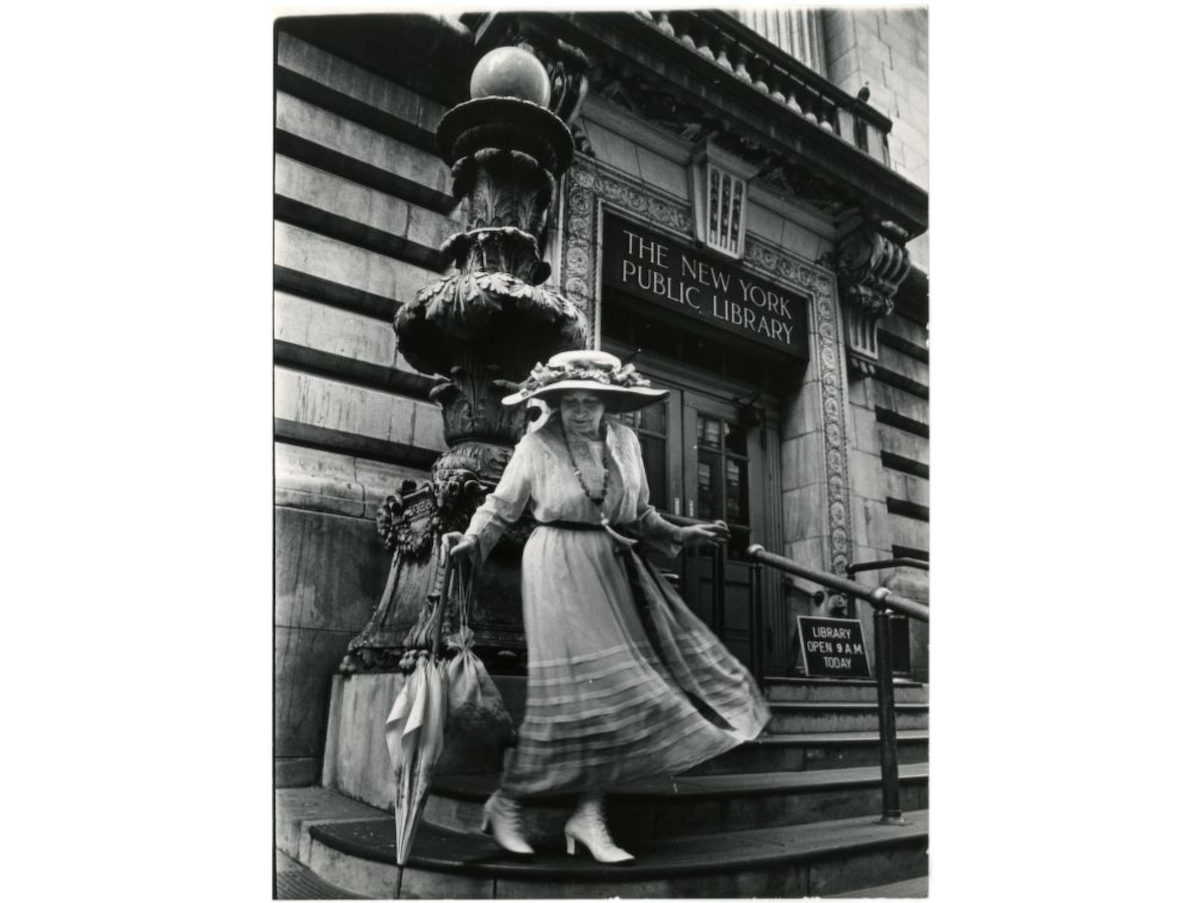 New York Public Library (built 1911). New York Public Library, 42nd Street entrance, Beaux-Arts style, model in 1911 fashions.