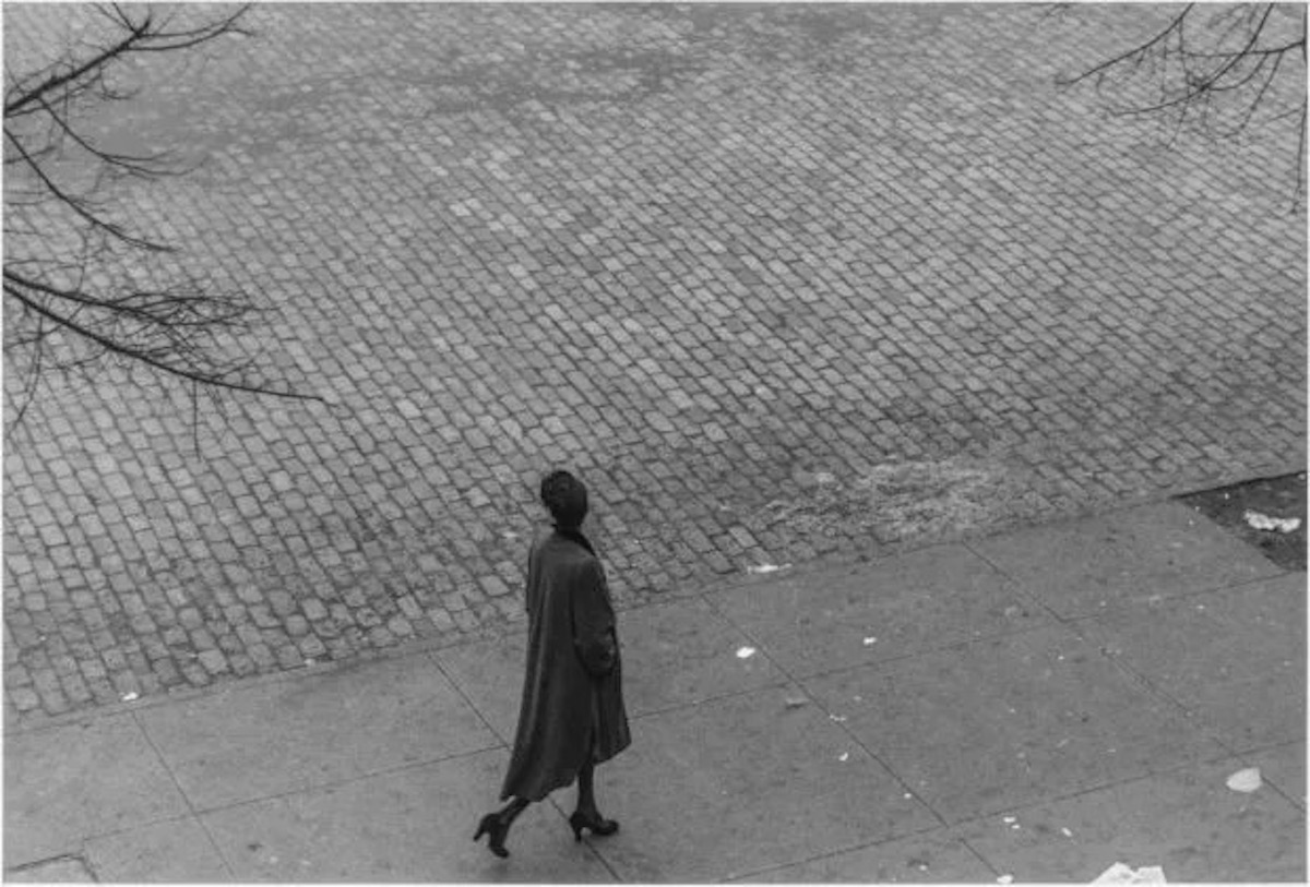 Roy DeCarava, Woman walking above, New York, 1950