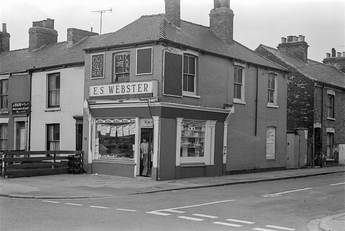 E S Webster, shop, Walton St, Hull, 1979