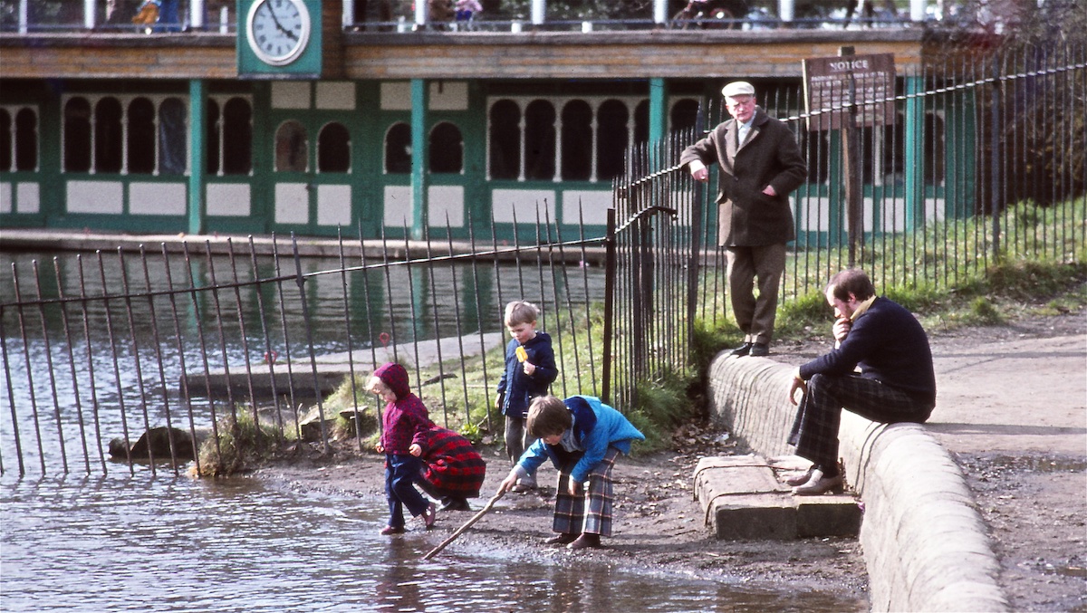 Leeds 1970s kids