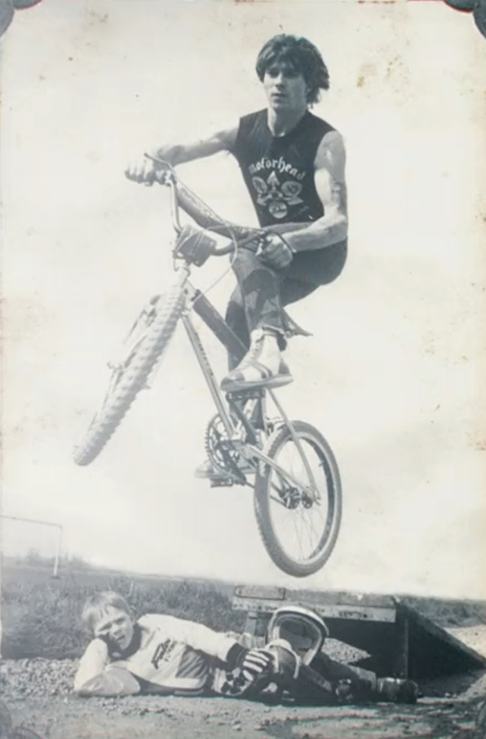 kids jumping bikes