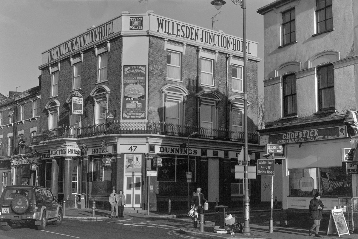 The Willesden Junction Hotel, pub, 47, Station Rd, Harlesden, Brent, 1997