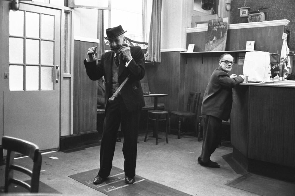 jurgen-schadeberg - happy hour