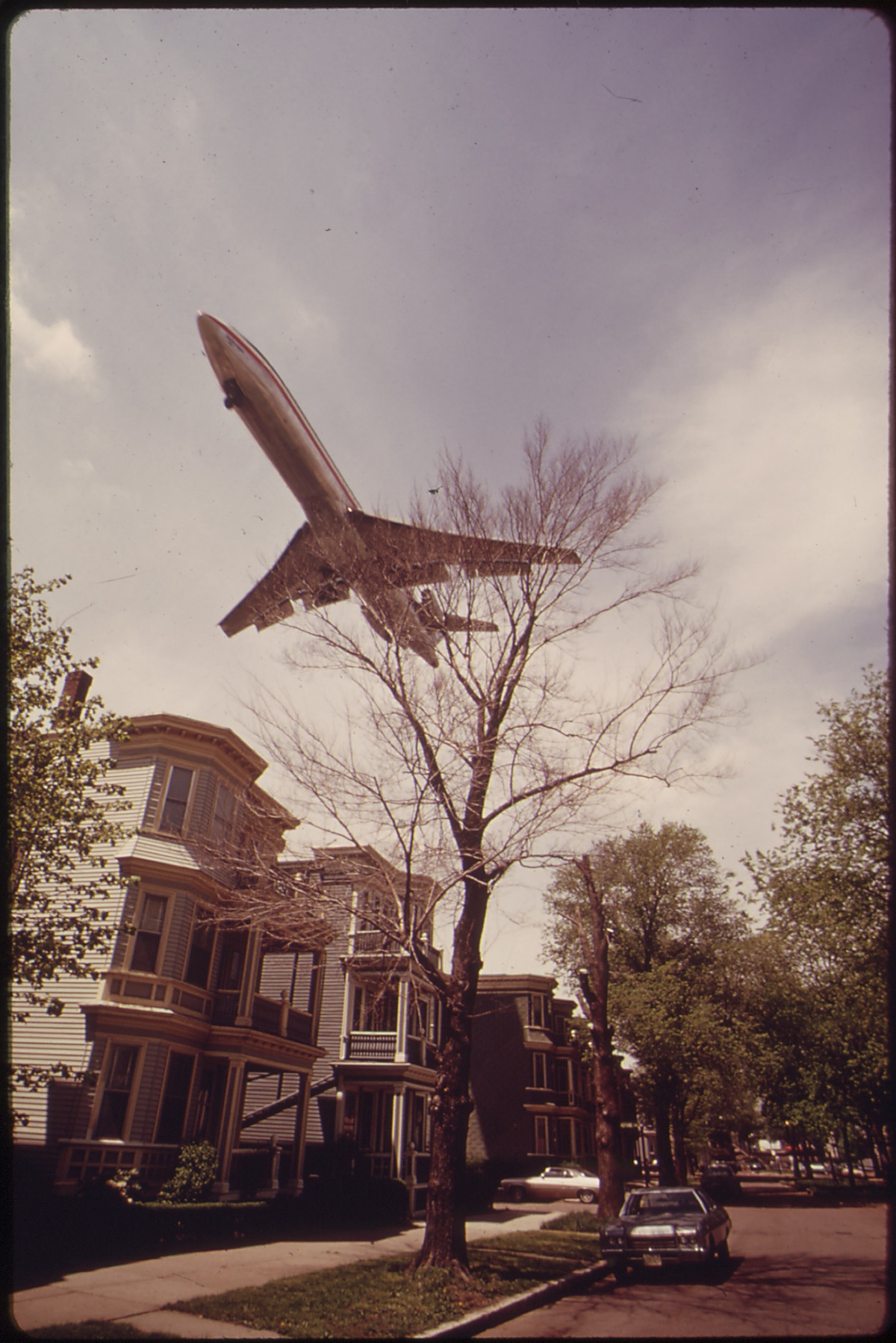 jet-zooms-over-southwestern-side-of-neptune-road