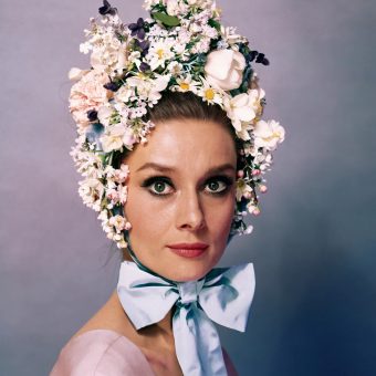Cecil Beaton’s Fashionable World: The King of Vogue’s Glittering Portraits