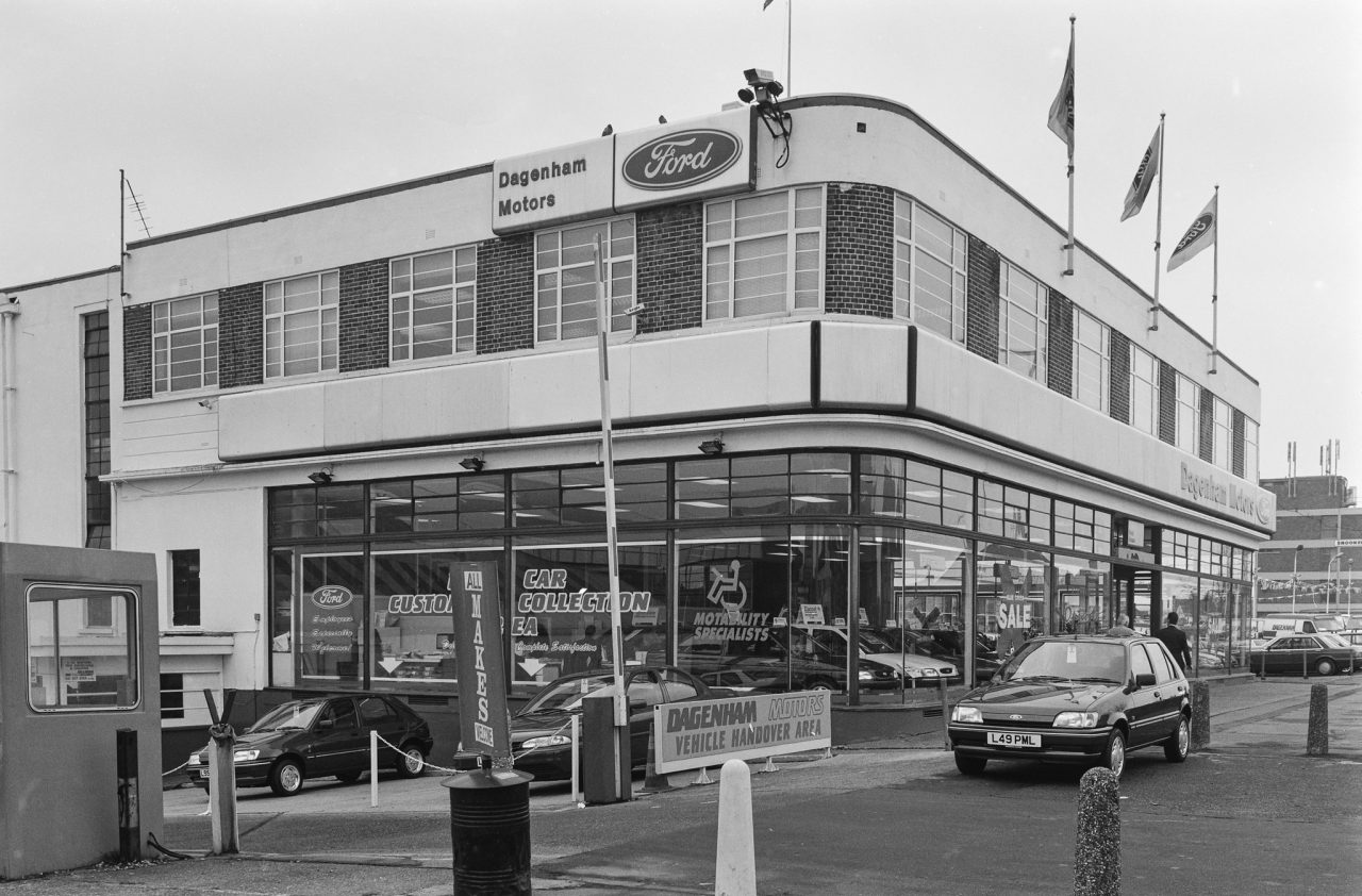 Dagenham Motors, New Road, Dagenham, Barking & Dagenham, 1993