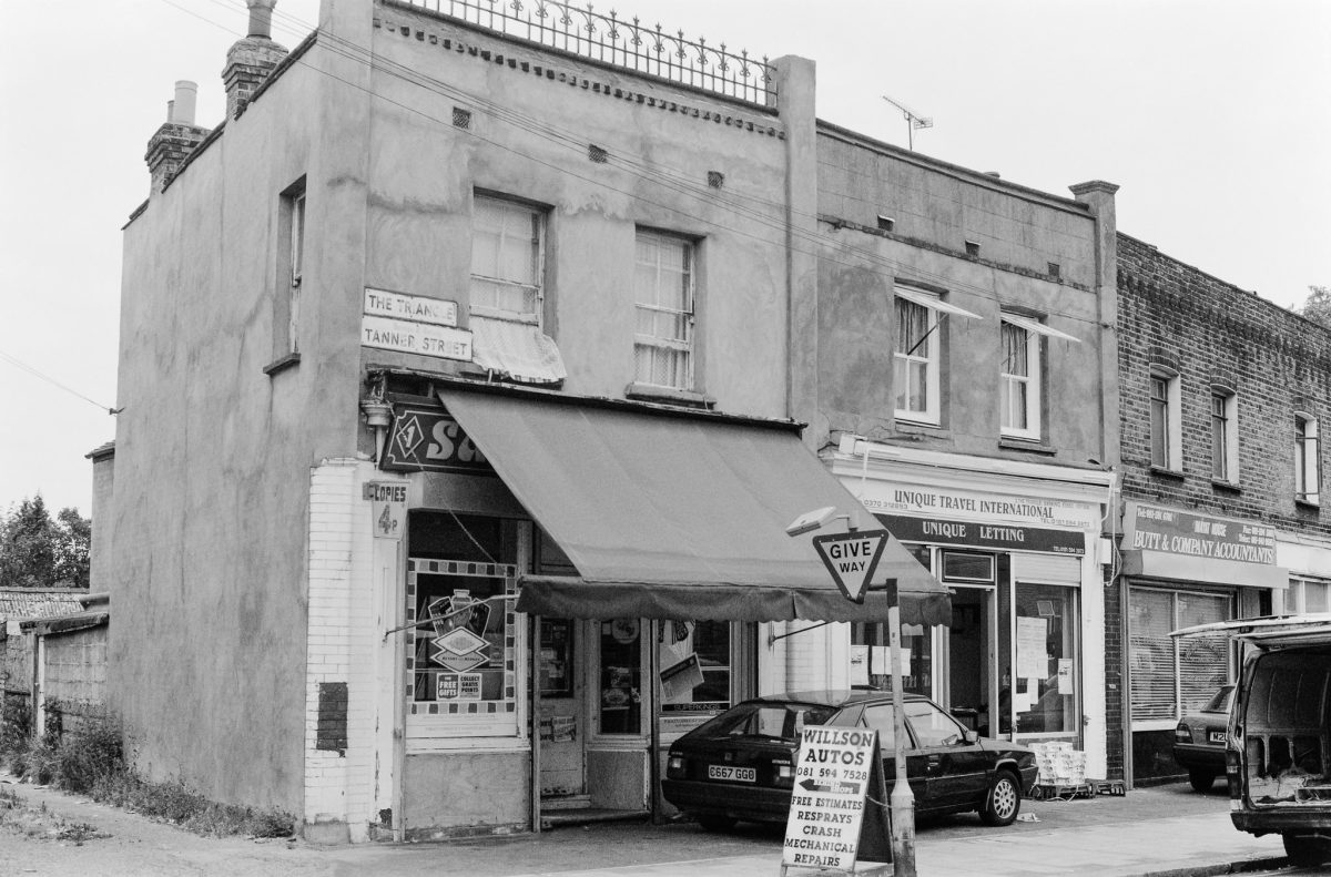 Shops-The-Triangle-Tanner-St-Barking-Barking-Dagenham-1995