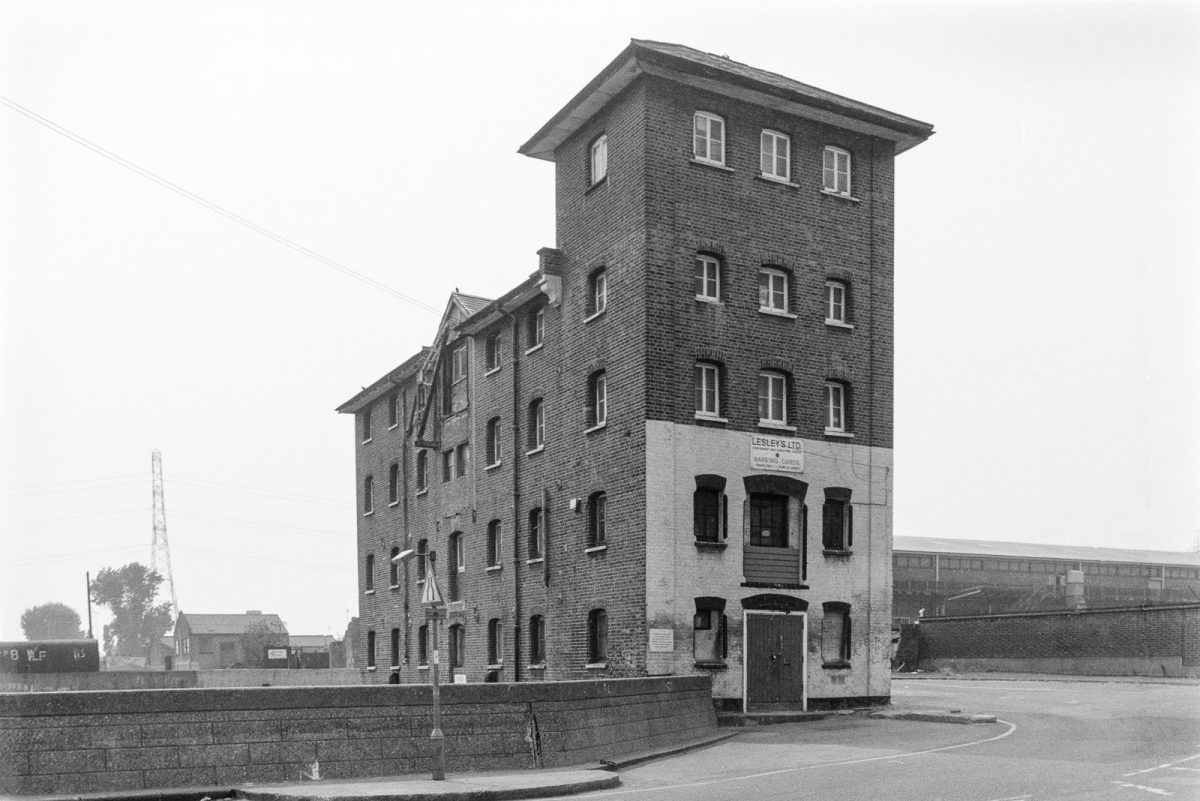 The-Old-Granary-Mill-Pool-River-Roding-Highbridge-Rd-Barking-Barking-Dagenham-1990