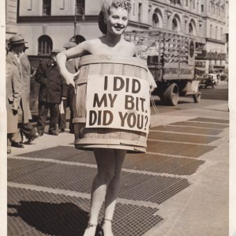23 Fabulous Vintage Snapshots of People In Barrels