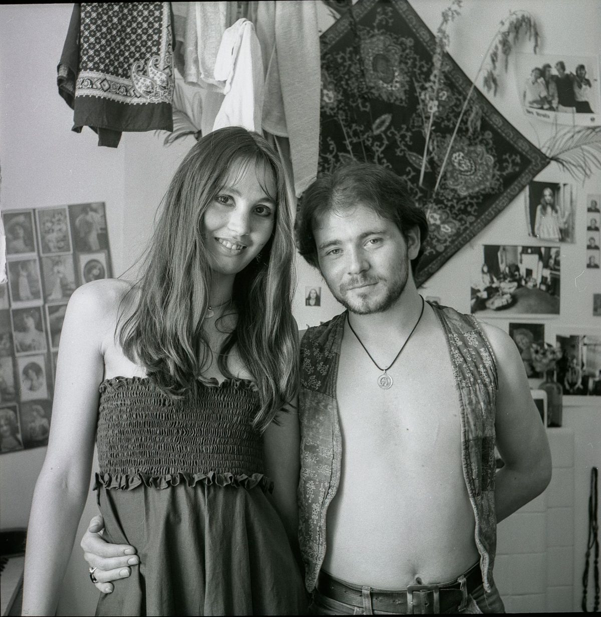 Photographs of 1970s East London Squatters Found After 50 Years