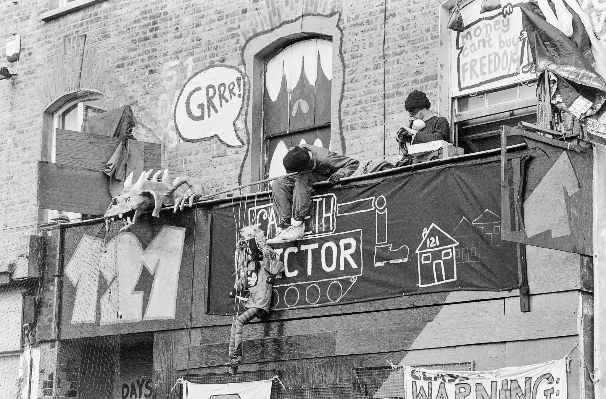 10 de abril de 1999: fiesta en Railton Road, Brixton 10 de abril de 1999: fiesta en Railton Road, Brixton