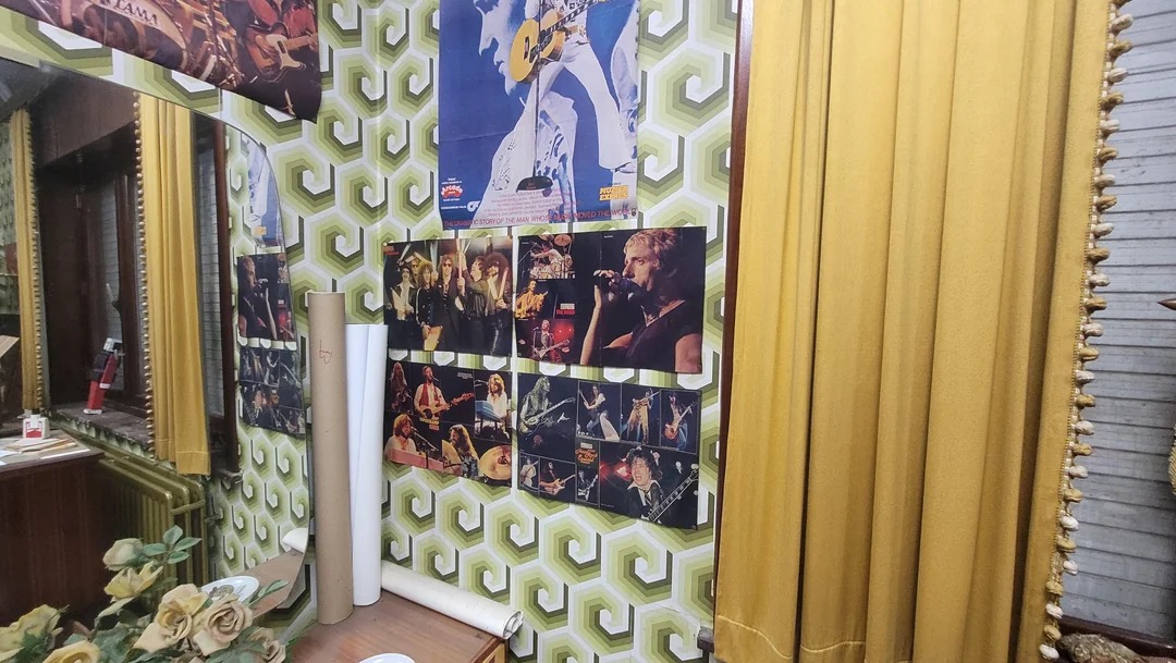 1970s bedroom