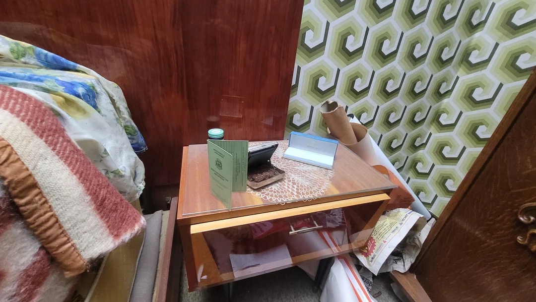 1970s bedroom