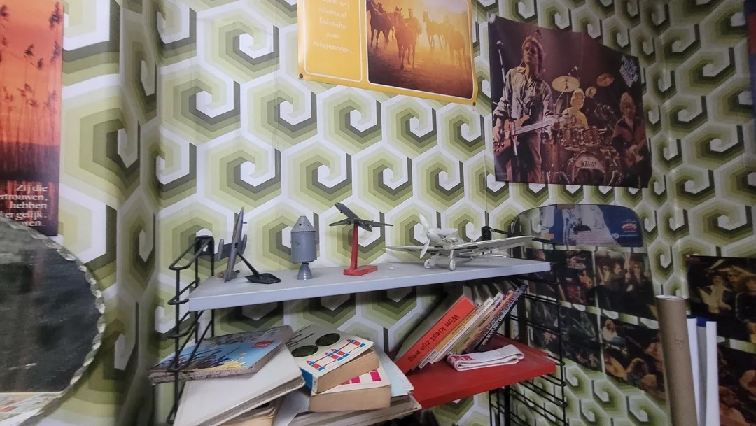 1970s bedroom