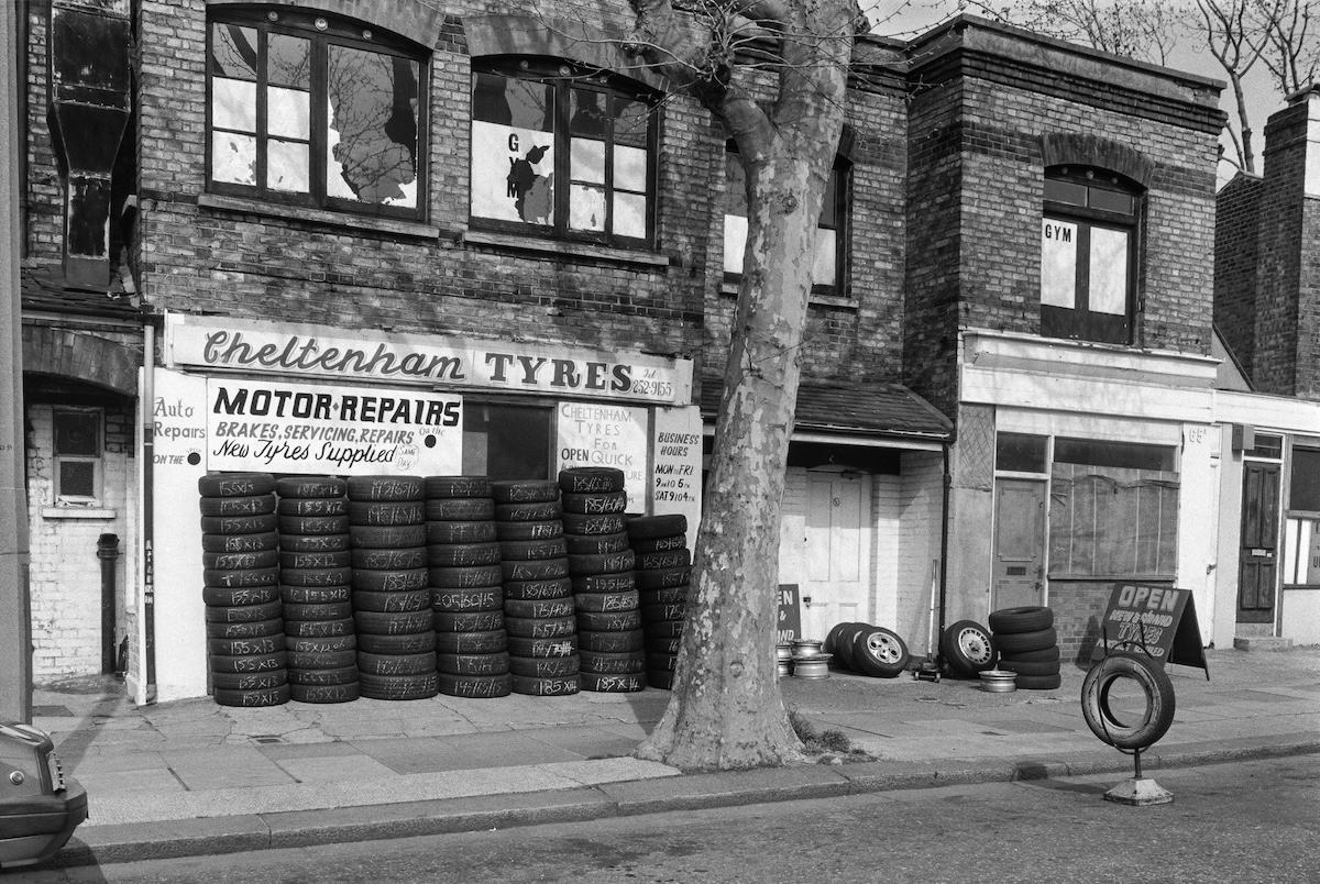 Cheltenham Tyres, Cheltenham Rd, Newlands, Southwark, 1992